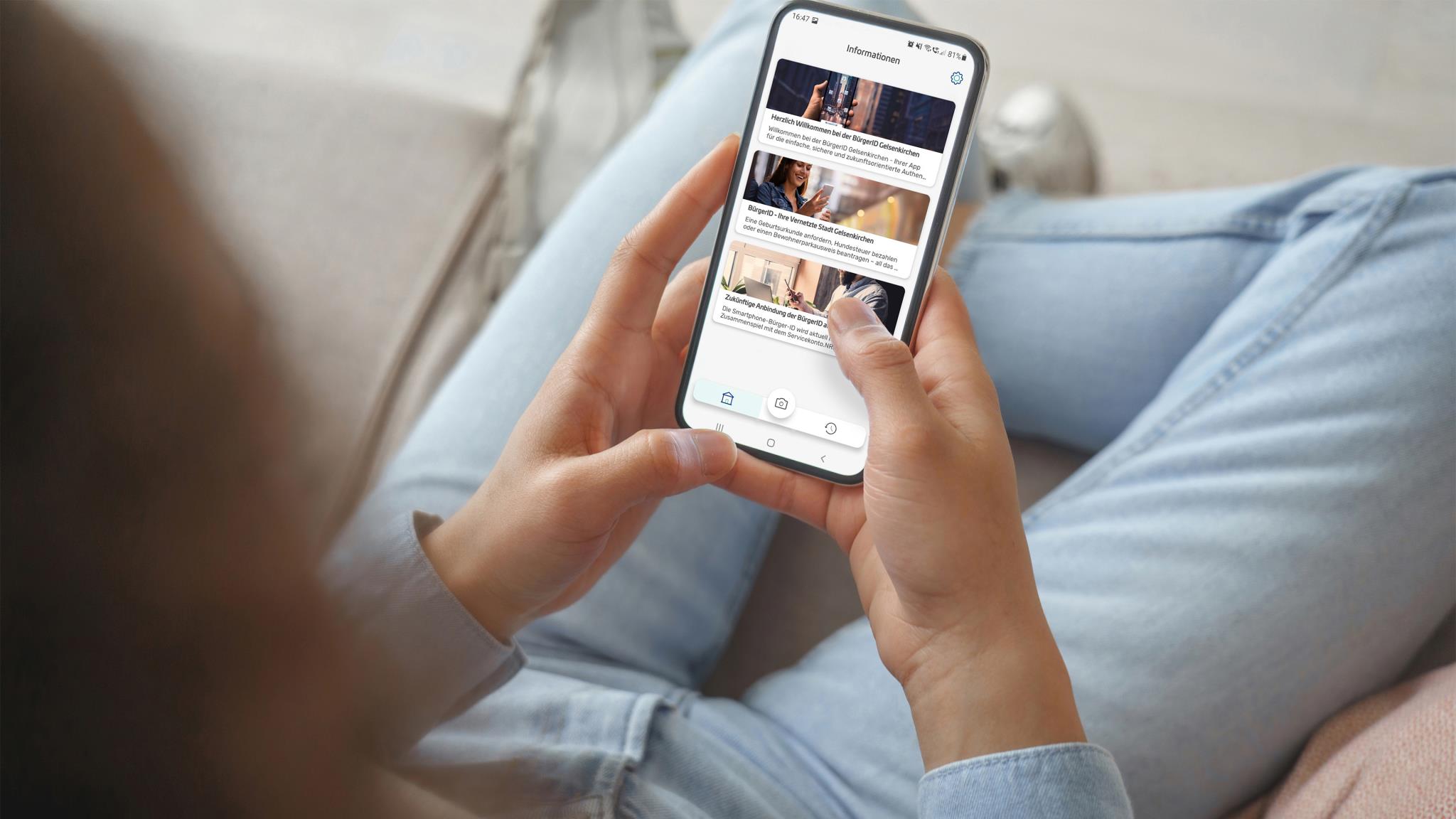 Foto: Handy auf der die Anwendung der Smartphone Bürger ID zu sehen ist.