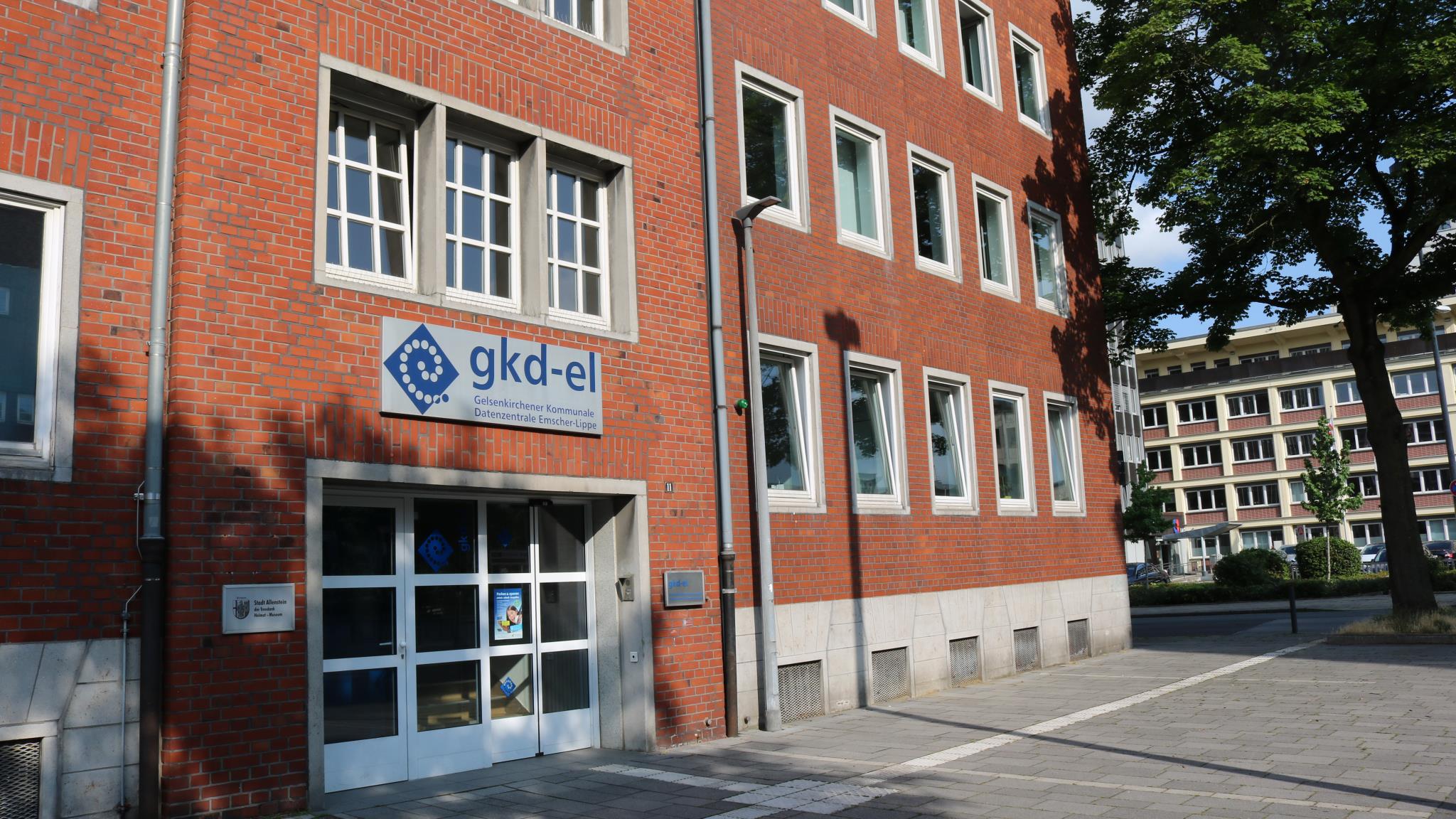 Foto: Eingangsbereich des Hauptgebäudes der gkd-el