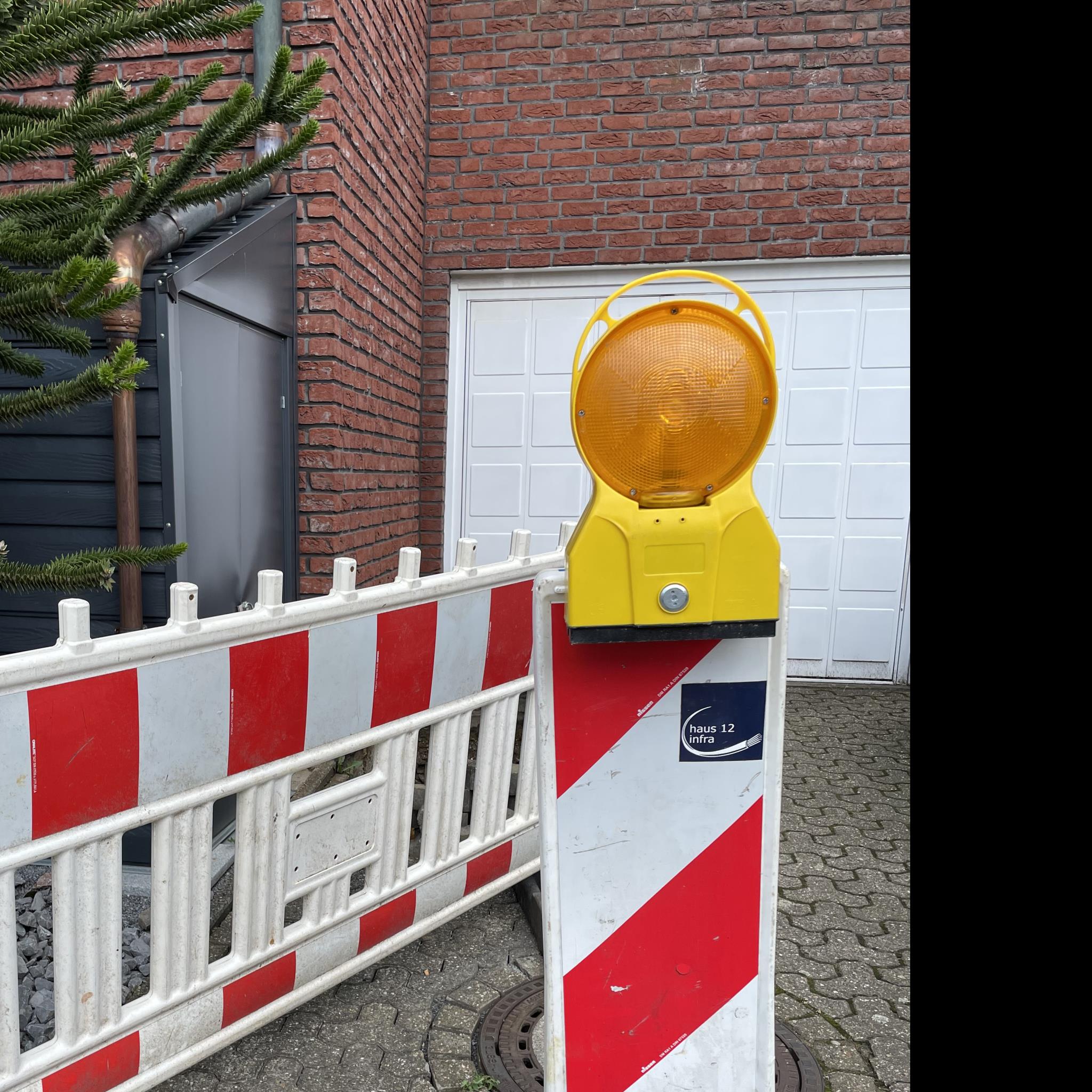 Die GPS-Tracker werden in Absperrbaken und mobilen Baustellensicherungselementen verbaut. Bildrechte: Stadt Gelsenkirchen